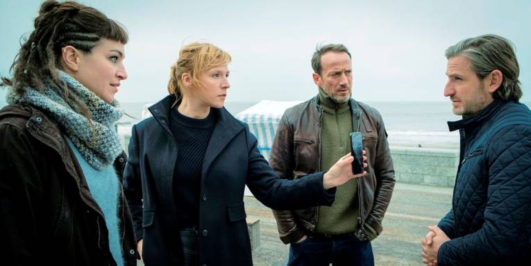 Zwei Frauen und zwei Männer